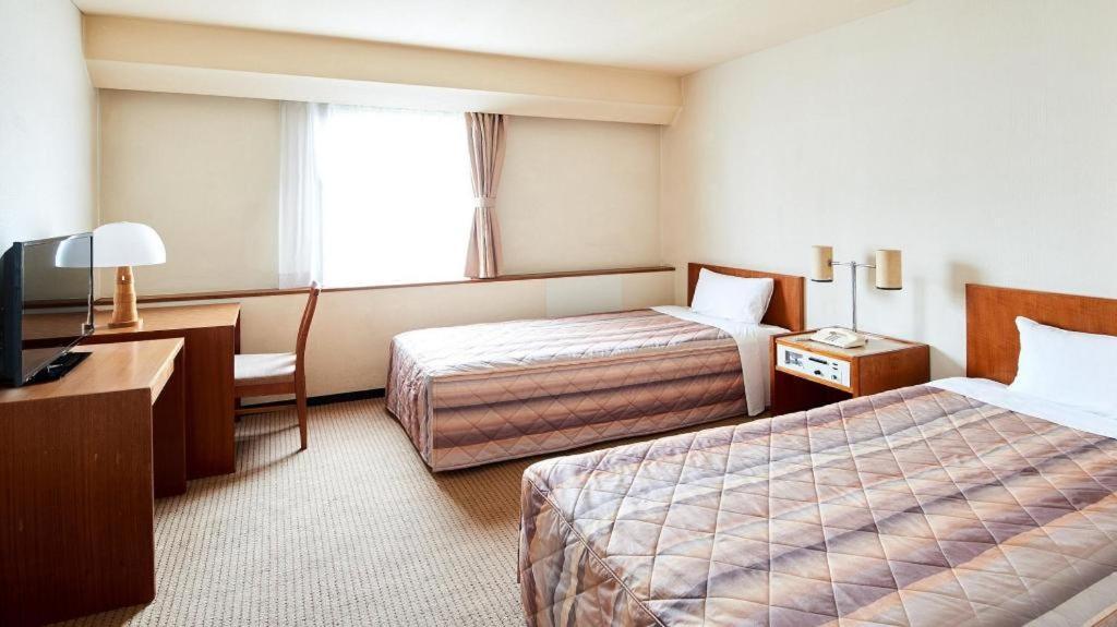 Marroad Inn Tokyo Фучу Екстериор снимка